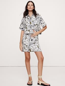 Banana Republic — Linen Mini Skirt